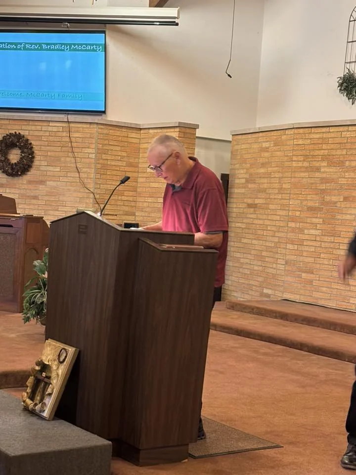 A Church in Richmond, IN Southview Nazarene  praying